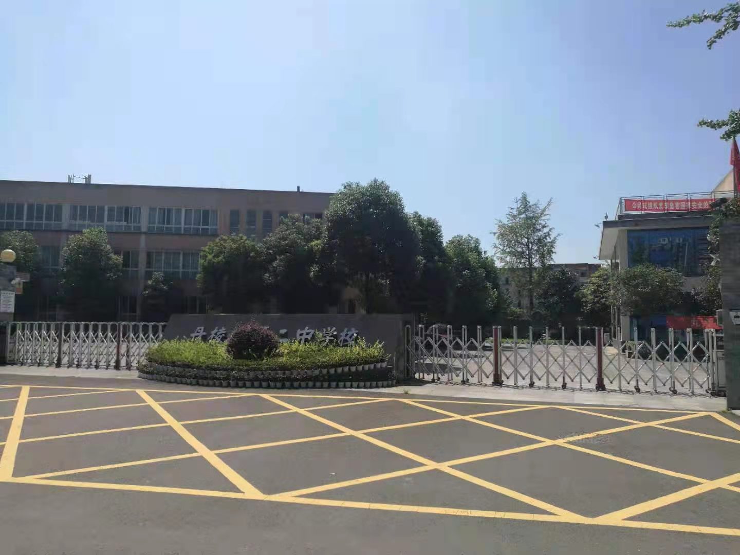 伸縮門、電動門